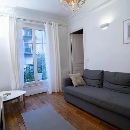 Bright Cocoon For 2 Near The Sacre Coeur * Paryż